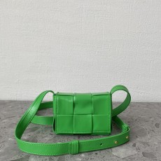 보테가 mini Cassette Bag