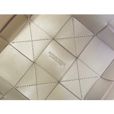 보테가베네타 스몰 버킷백