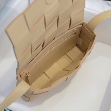 보테가베네타 카세트백