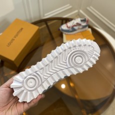 루이비통 스니커즈 남녀공용