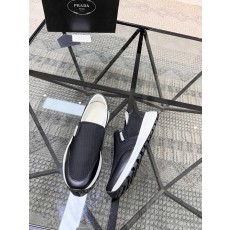 프라다 남성 스니커즈