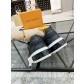 루이비통 남여공용 스니커즈