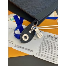 루이비통 POUHETTE VOYAGE M81326