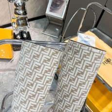 펜디 여성 워커