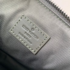 루이비통 아이패드 파우치 M81735