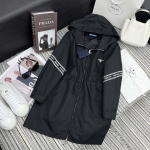 프라다 바람막이 여성