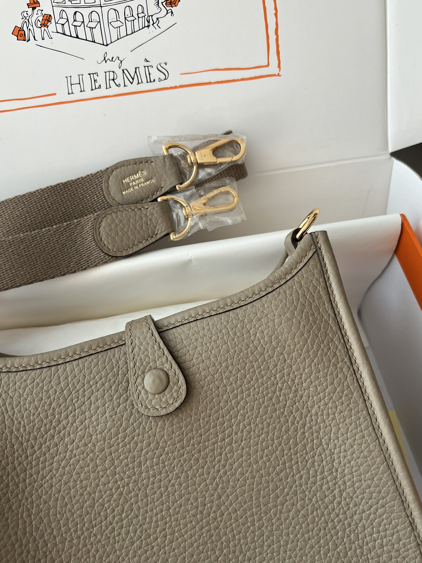 c07f1ffab9b8efaba17381fe0039619f_1716542742_0422.jpg c07f1ffab9b8efaba17381fe0039619f_1716542742_0422_1716542773.jpg