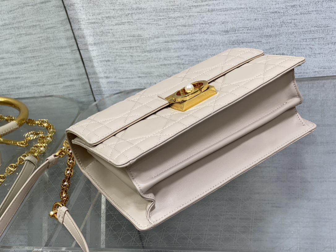 3524359b1989a744559abd57eb3fdd51_1720602706_247.jpg 3524359b1989a744559abd57eb3fdd51_1720602706_247.jpg