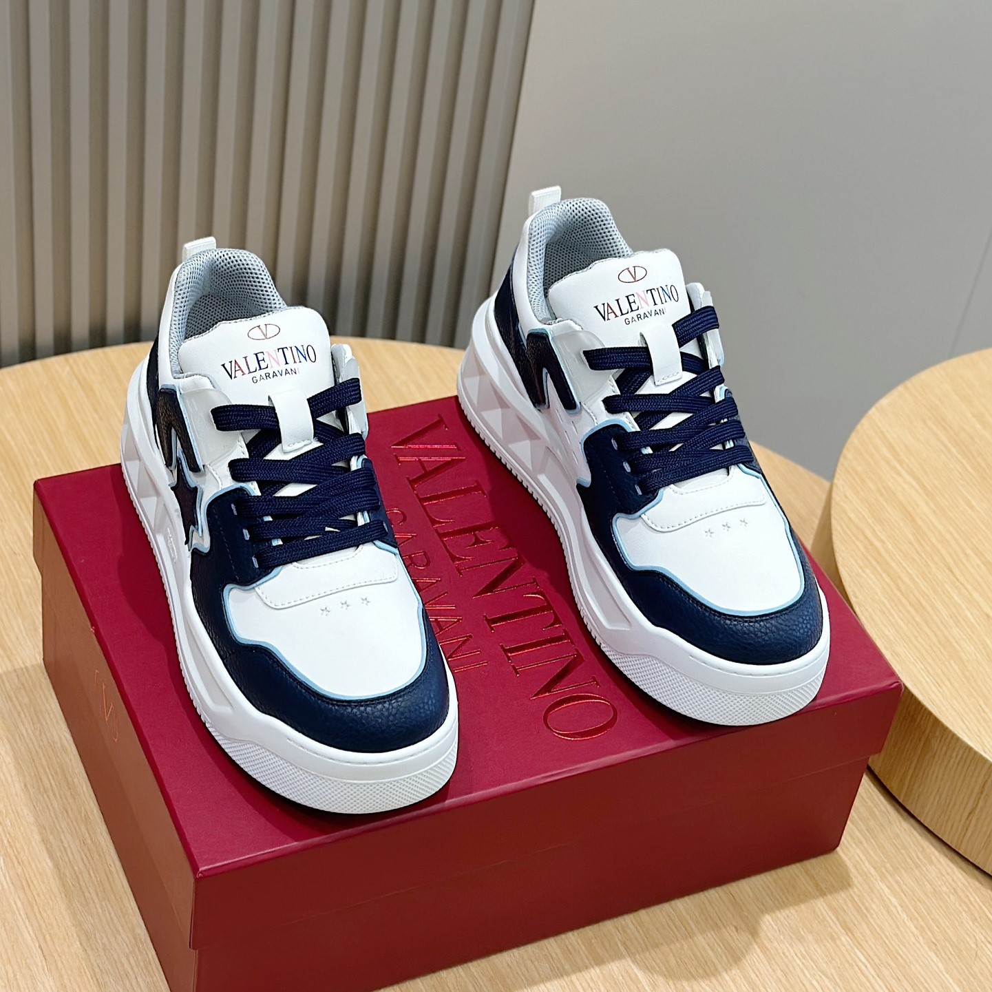 발렌티노 스니커즈 남녀공용