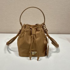프라다 버킷백 테수토 1978