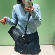 프라다 숄더백 나일론 스터드