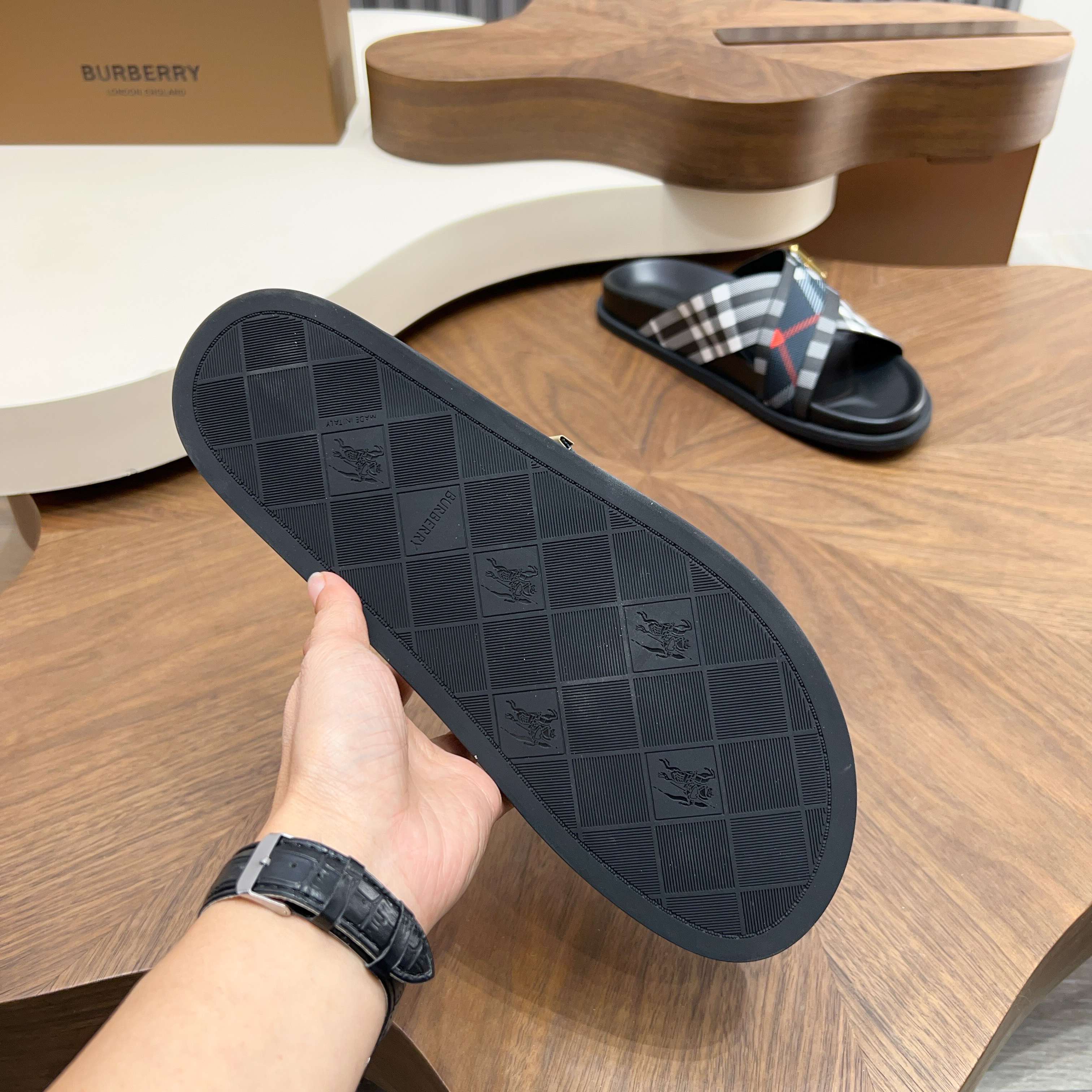 57c3ab4f40164846c87dab06e117dc4d_1775229930_8053.jpg 57c3ab4f40164846c87dab06e117dc4d_1775229930_8053_1775229956.jpg