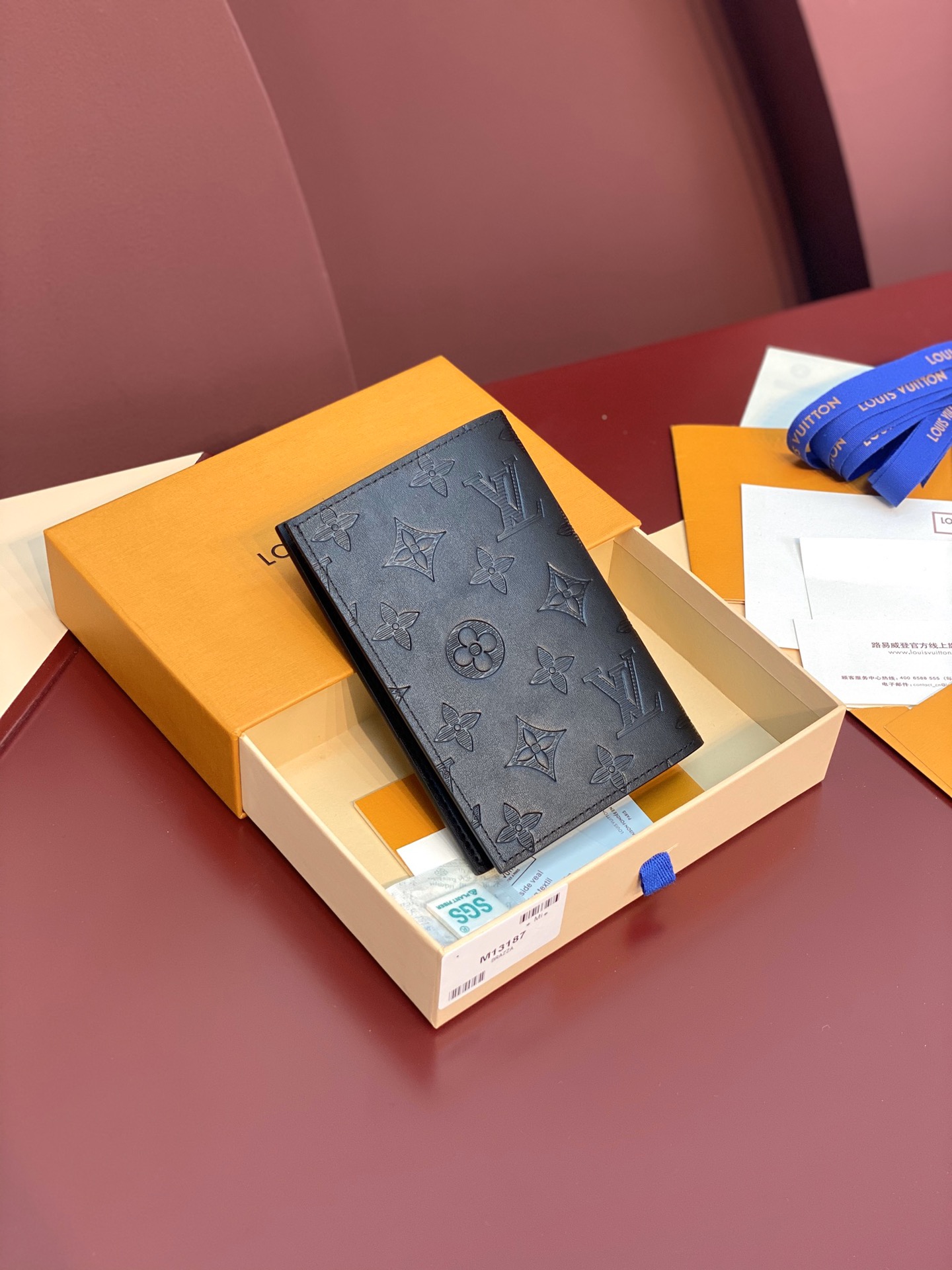 LV 루이비통 여권 케이스 여권지갑 지갑