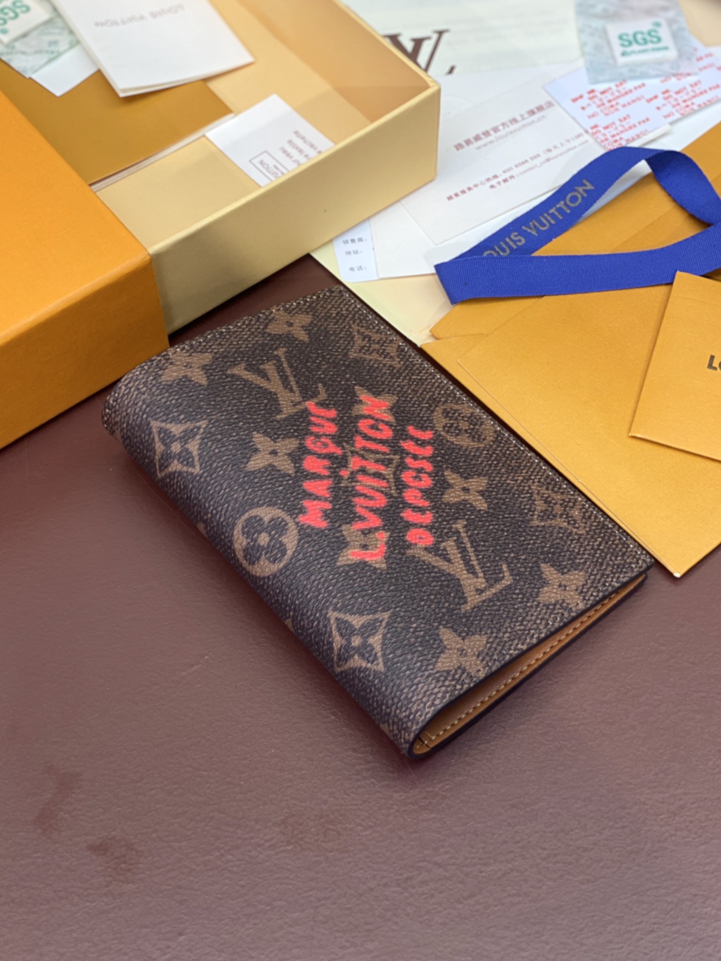 LV 루이비통 여권 케이스 여권지갑 지갑