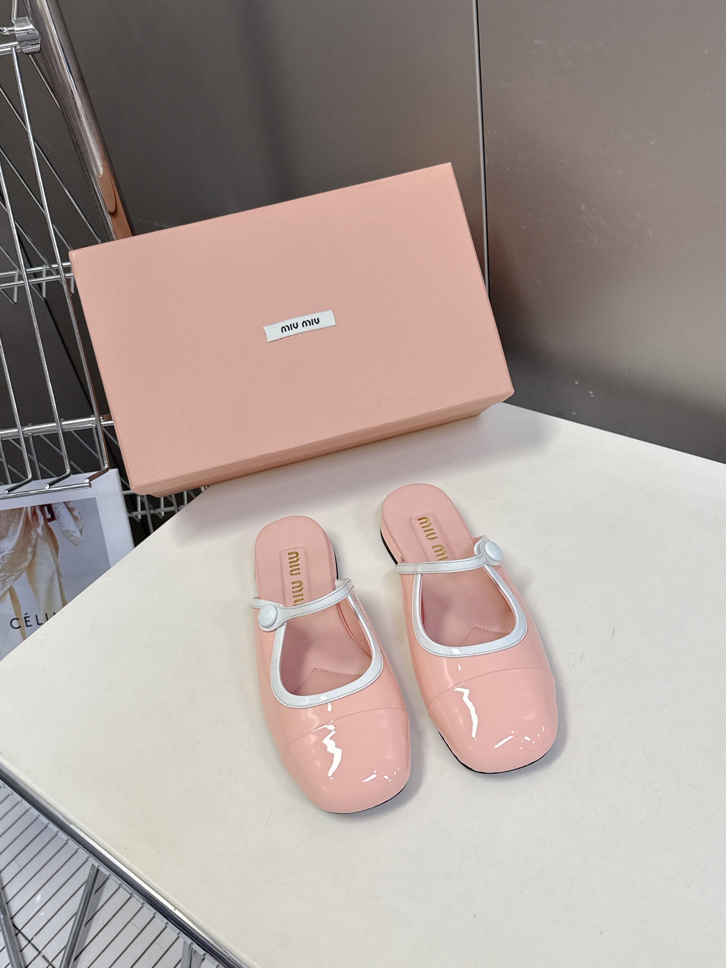 miumiu 미우미우 페이던트 가죽 펌프스 뮬 슬리퍼 샌들 여성 구두 신발