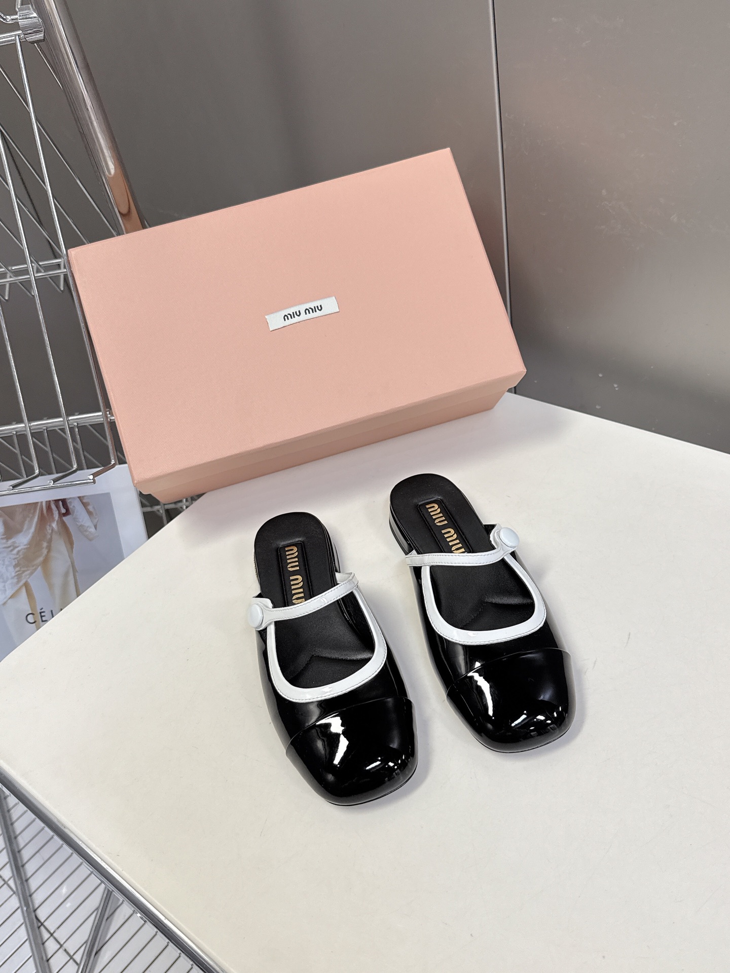 miumiu 미우미우 페이던트 가죽 펌프스 뮬 슬리퍼 샌들 여성 구두 신발