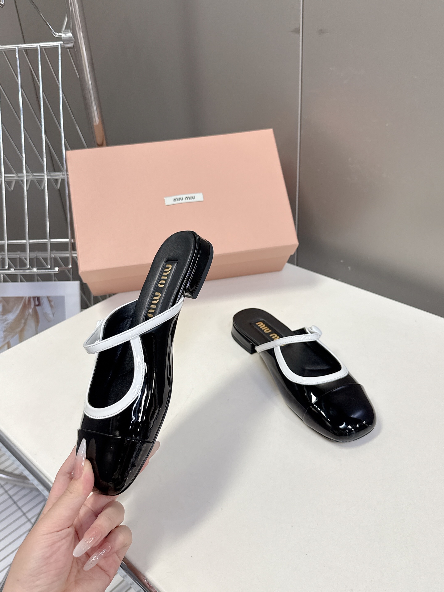 miumiu 미우미우 페이던트 가죽 펌프스 뮬 슬리퍼 샌들 여성 구두 신발