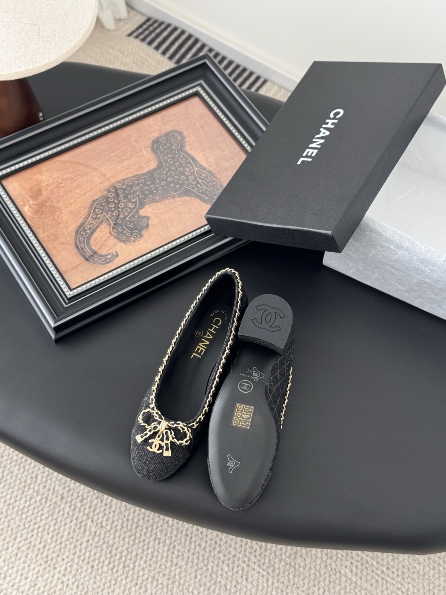 chanel 샤넬 25K 신상 체인 더블 C 통굽 단화 플랫 슈즈 신발