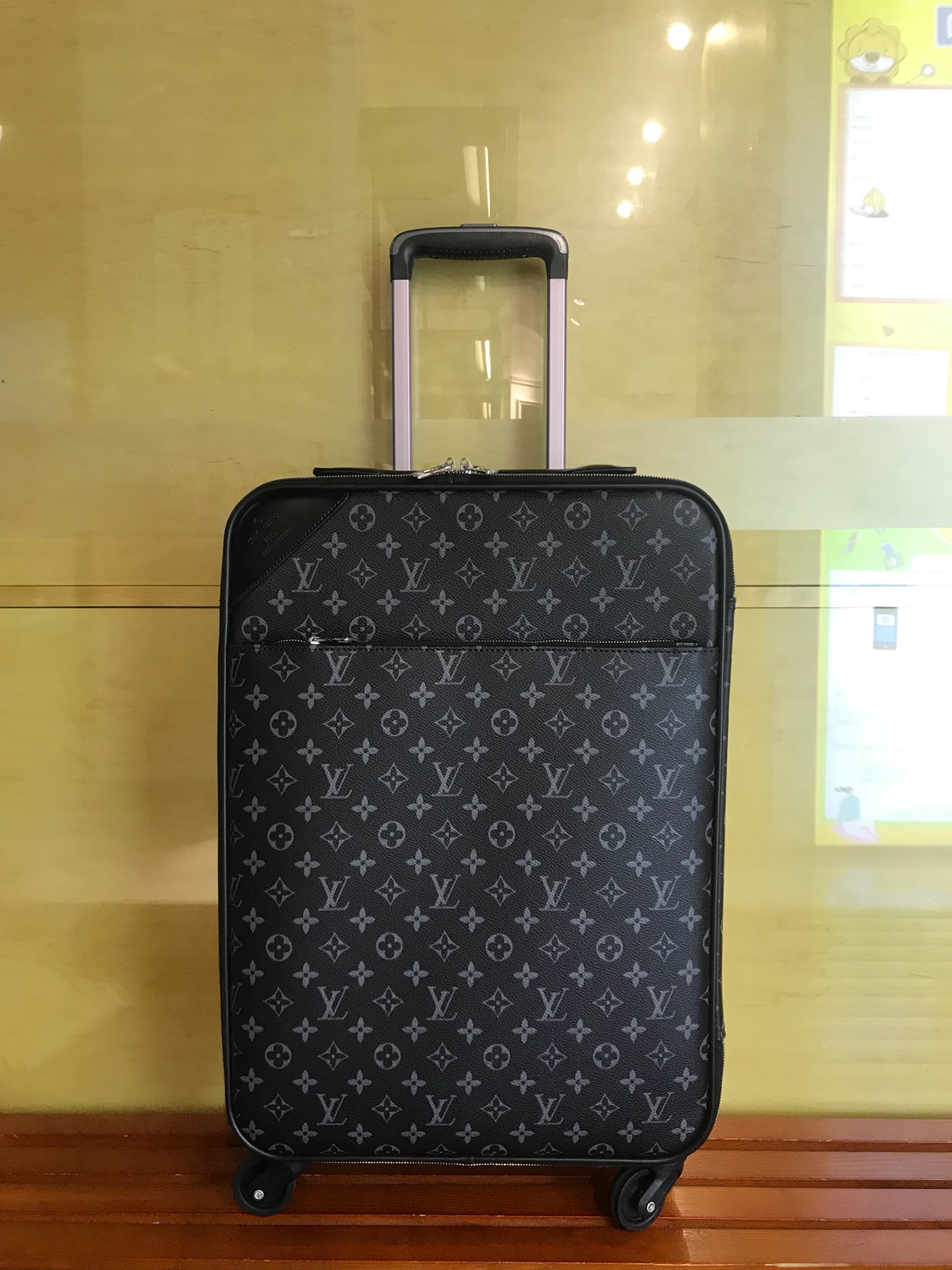 LV 루이비통 캐리어