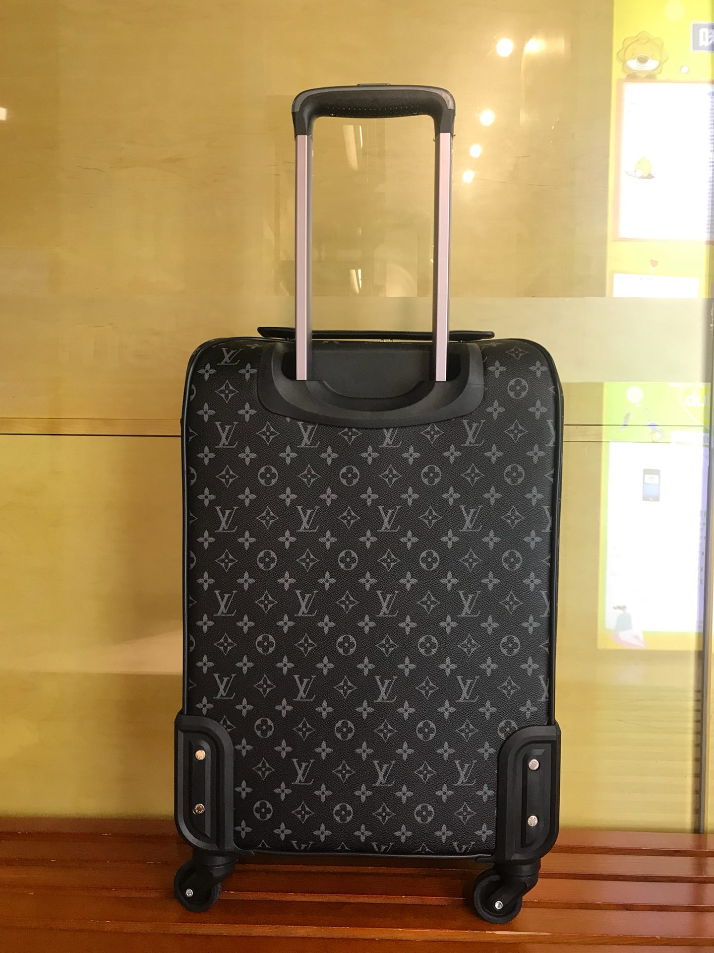 LV 루이비통 캐리어