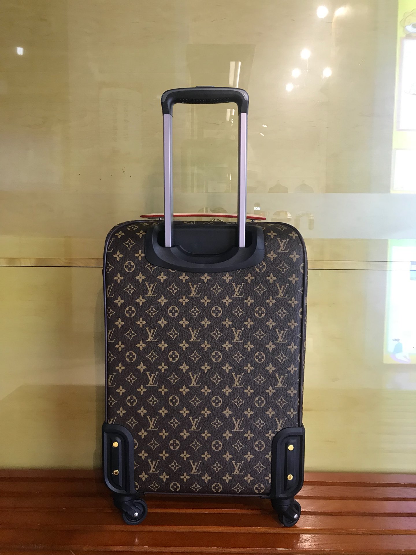 LV 루이비통 캐리어