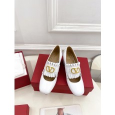 Valentino 발렌티노 V 버클 태슬 펀칭 구두 신발