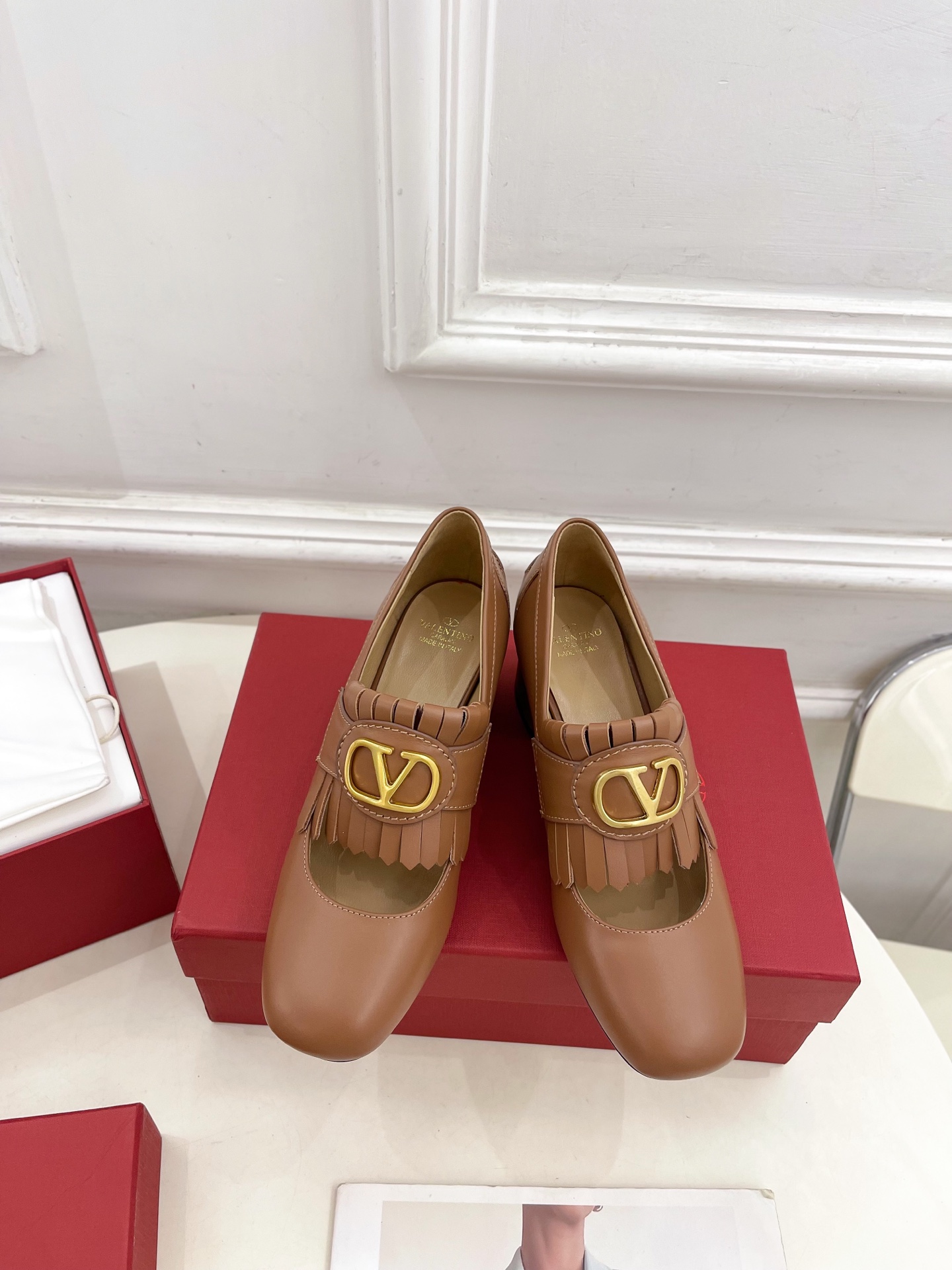 Valentino 발렌티노 V 버클 태슬 펀칭 구두 신발