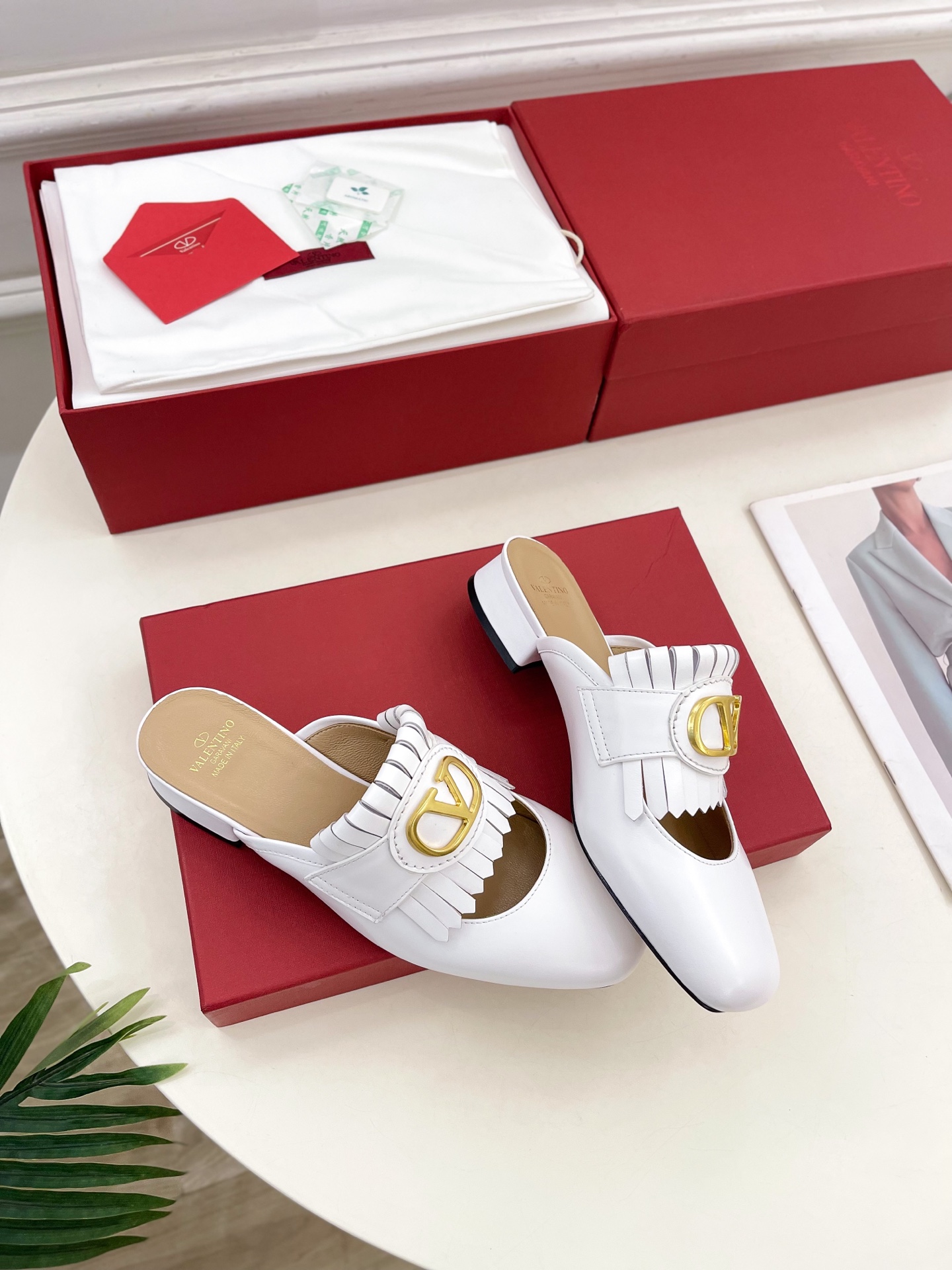 Valentino 발렌티노 V 버클 태슬 펀칭 샌들 슬리퍼 신발