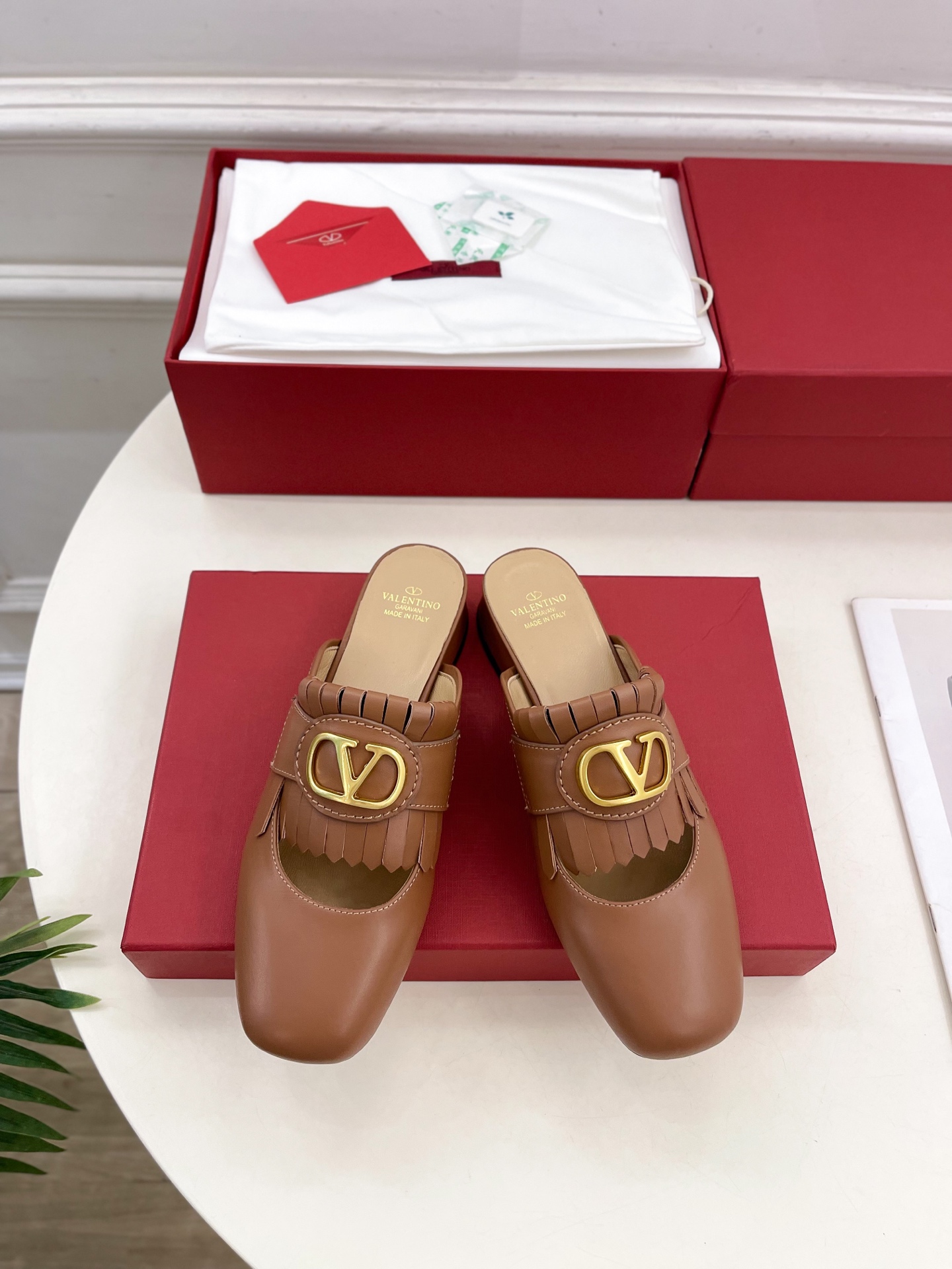 Valentino 발렌티노 V 버클 태슬 펀칭 샌들 슬리퍼 신발