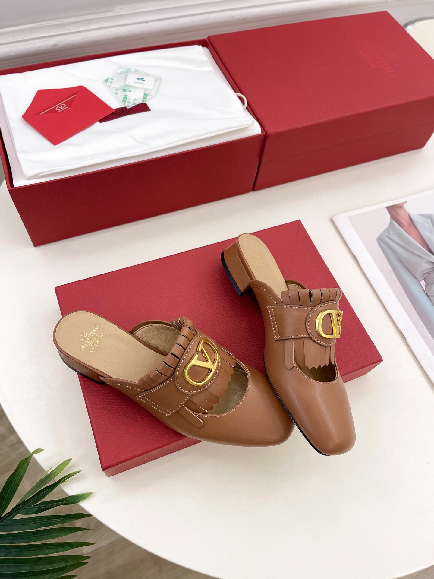 Valentino 발렌티노 V 버클 태슬 펀칭 샌들 슬리퍼 신발