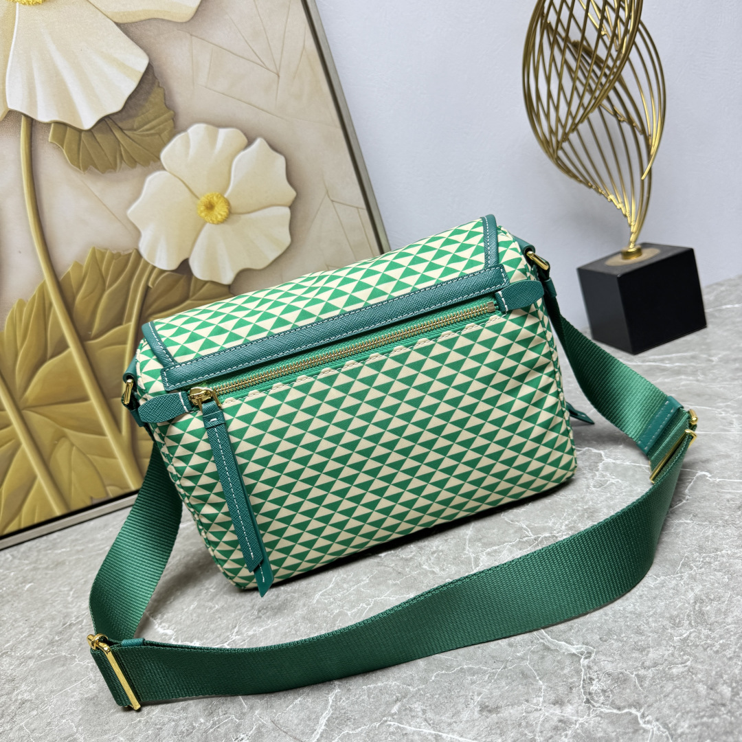 PRADA 프라다 메신저백 크로스백 가방