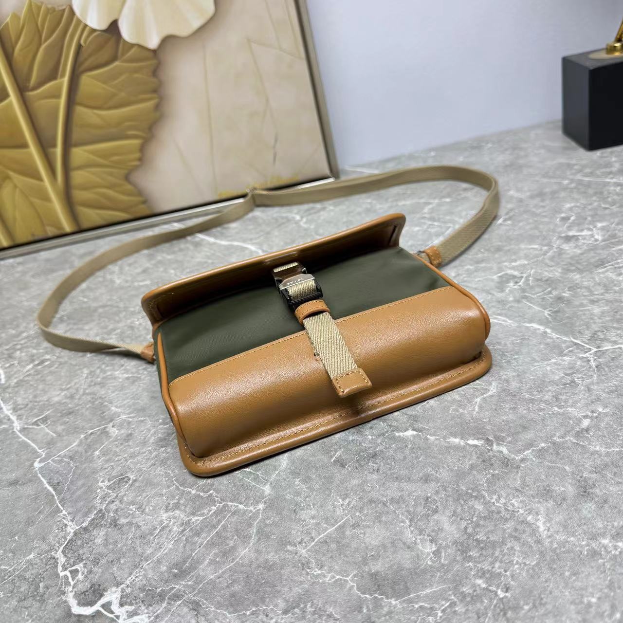 PRADA 프라다 미니 크로스백 가방