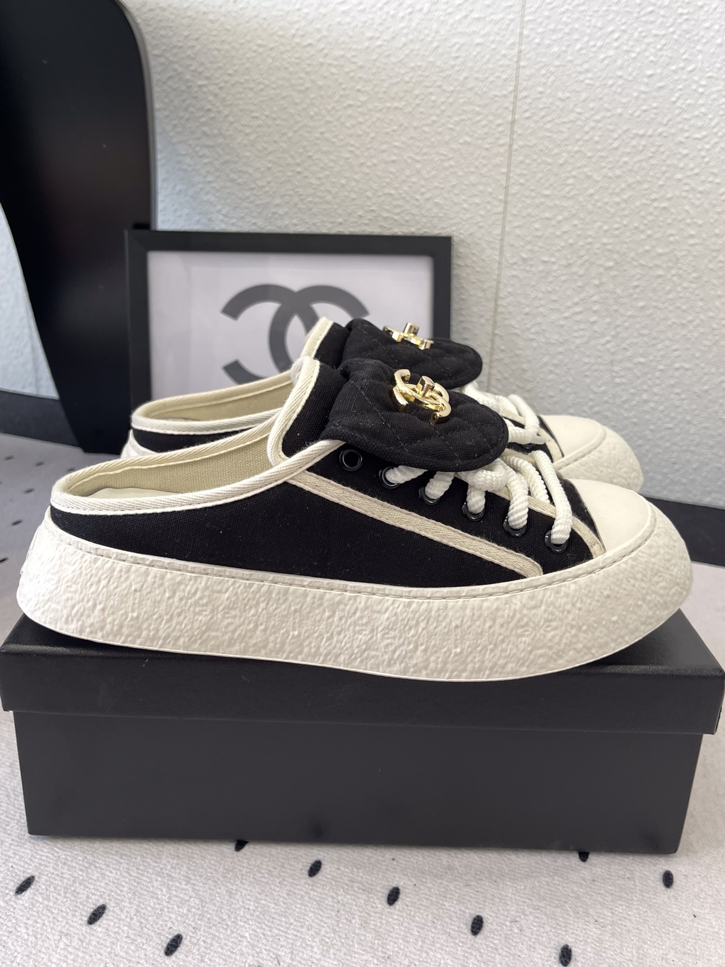 CHANEL 샤넬 세미 슬리퍼 뮬 신발