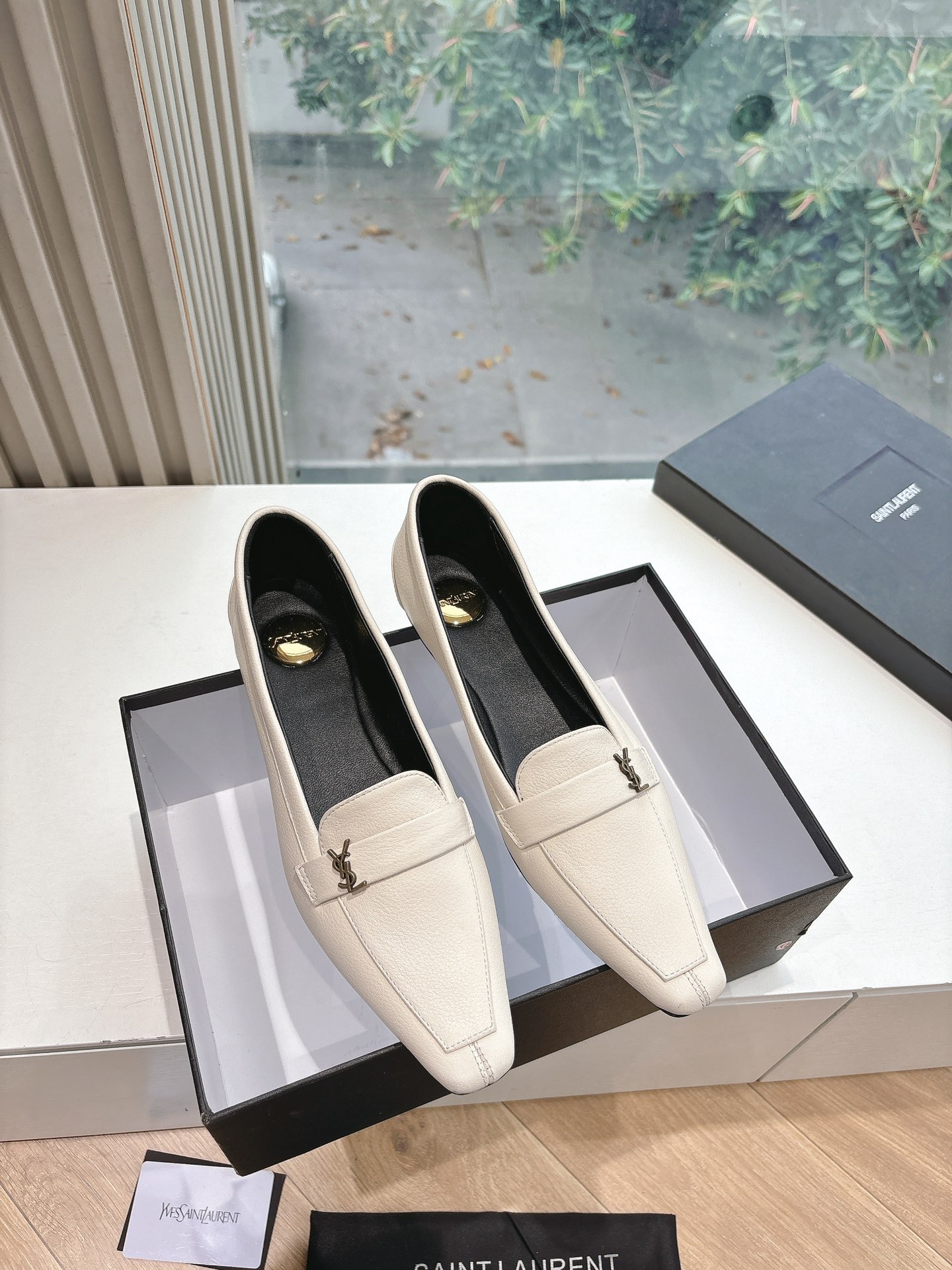 YSL 생로랑 메리제인 로퍼 플랫 구두 신발