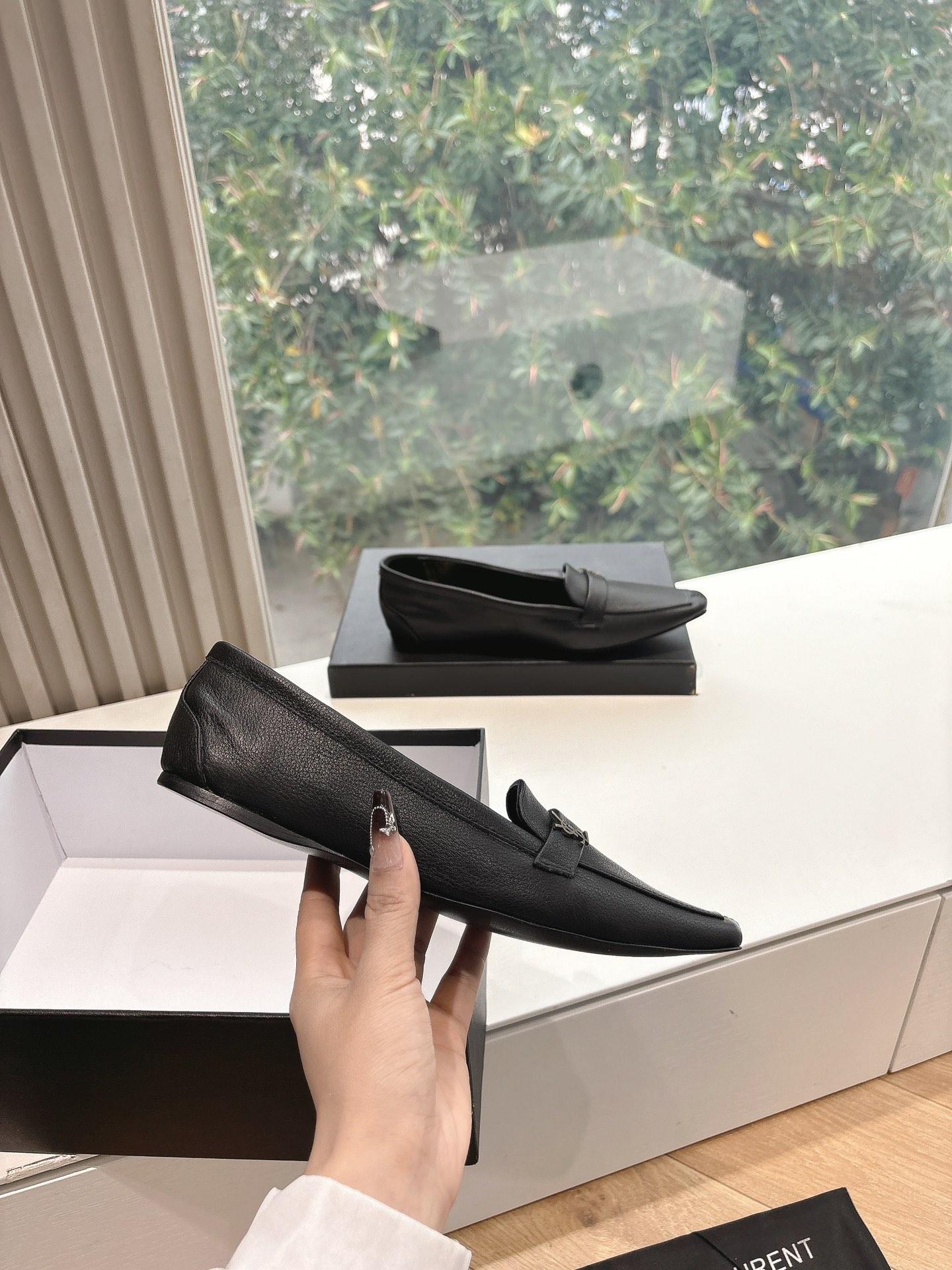 YSL 생로랑 메리제인 로퍼 플랫 구두 신발