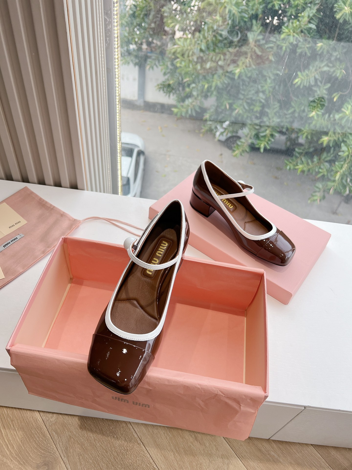 miumiu 미우미우 통굽 플랫 슈즈 단화 신발