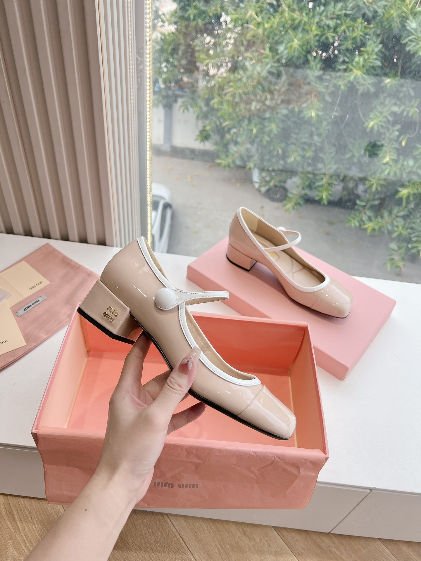 miumiu 미우미우 통굽 플랫 슈즈 단화 신발