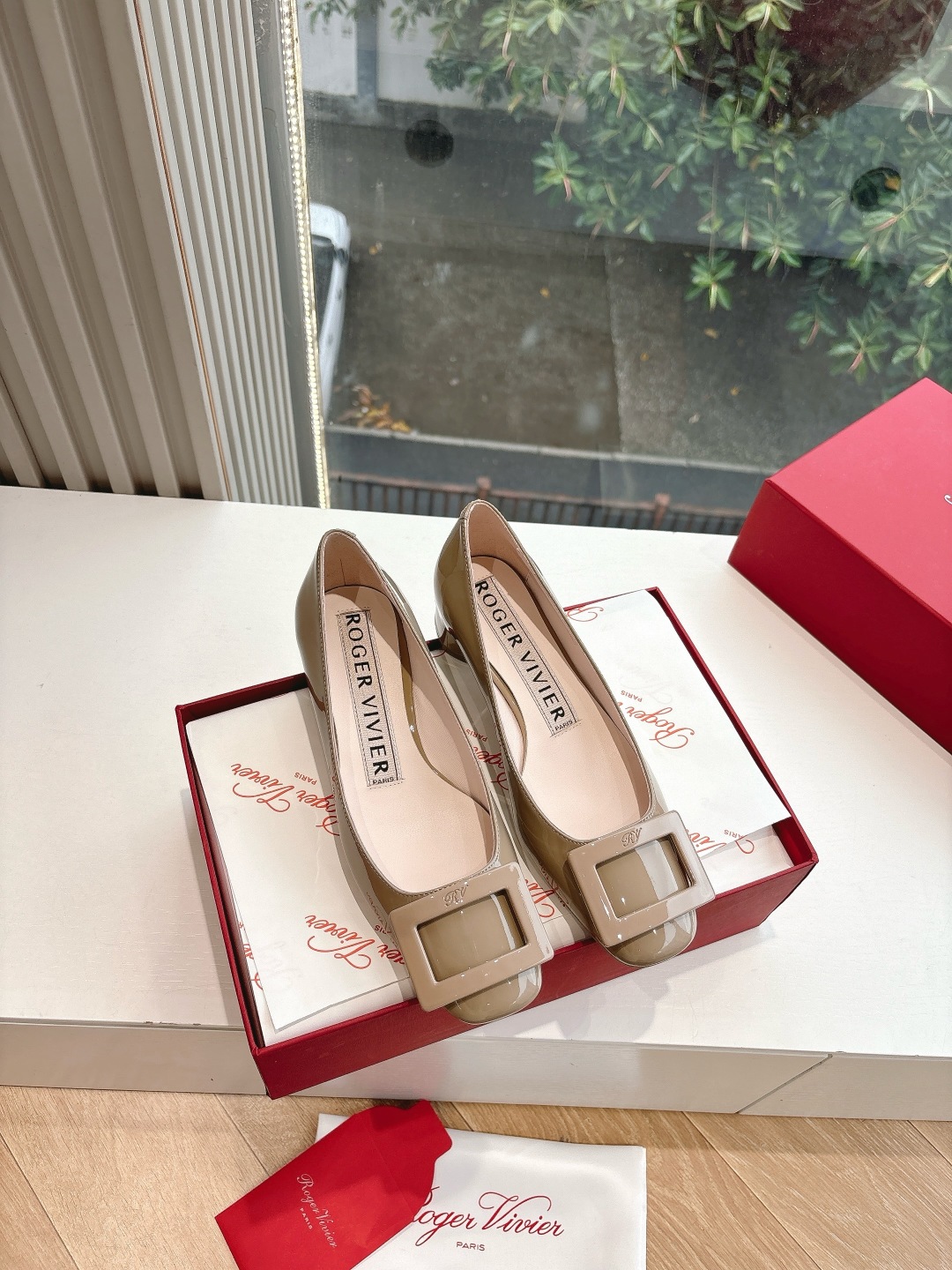 Roger Vivier RV 로저 비비에 플랫슈즈 통굽 구두 단화 신발