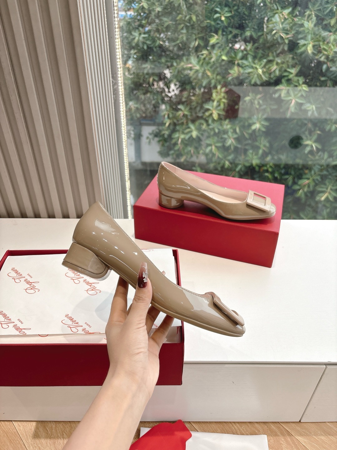 Roger Vivier RV 로저 비비에 플랫슈즈 통굽 구두 단화 신발