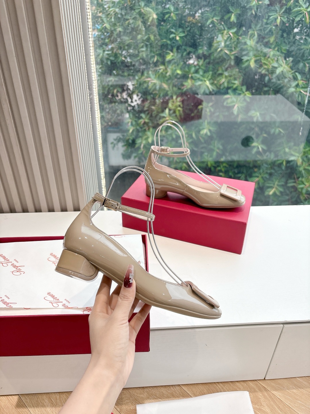 Roger Vivier RV 로저 비비에 플랫슈즈 통굽 구두 단화 신발