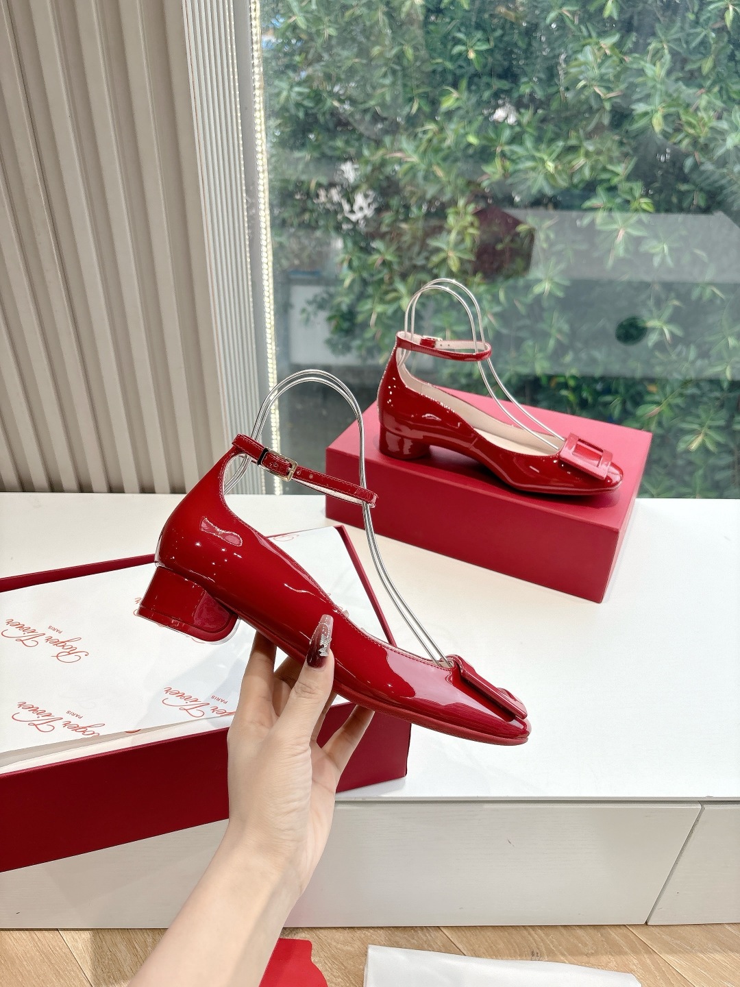 Roger Vivier RV 로저 비비에 플랫슈즈 통굽 구두 단화 신발