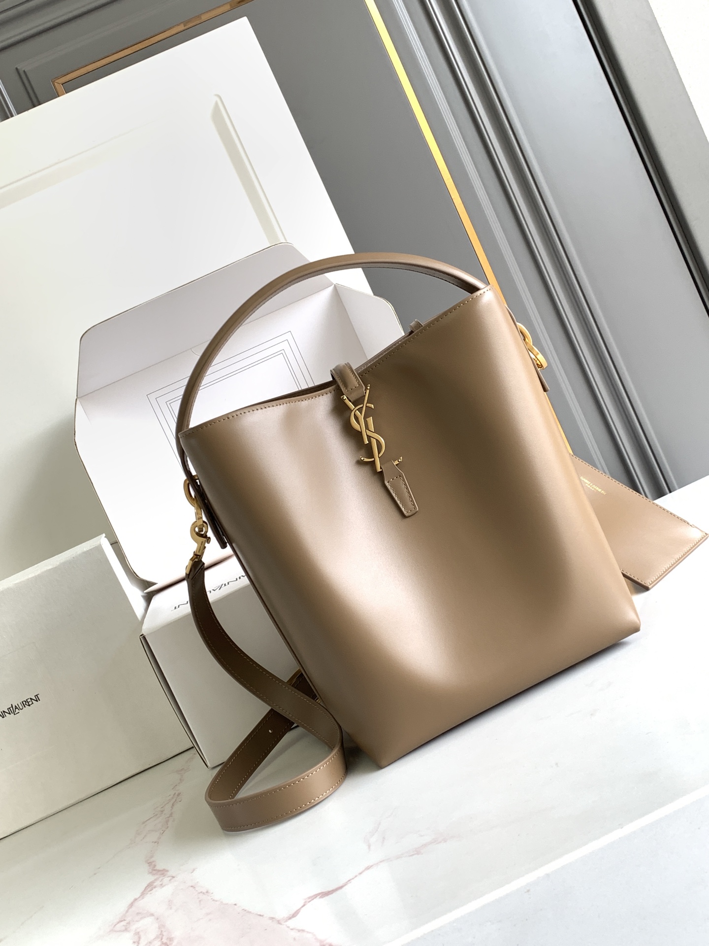YSL 생로랑 버킷백 토트백 가방