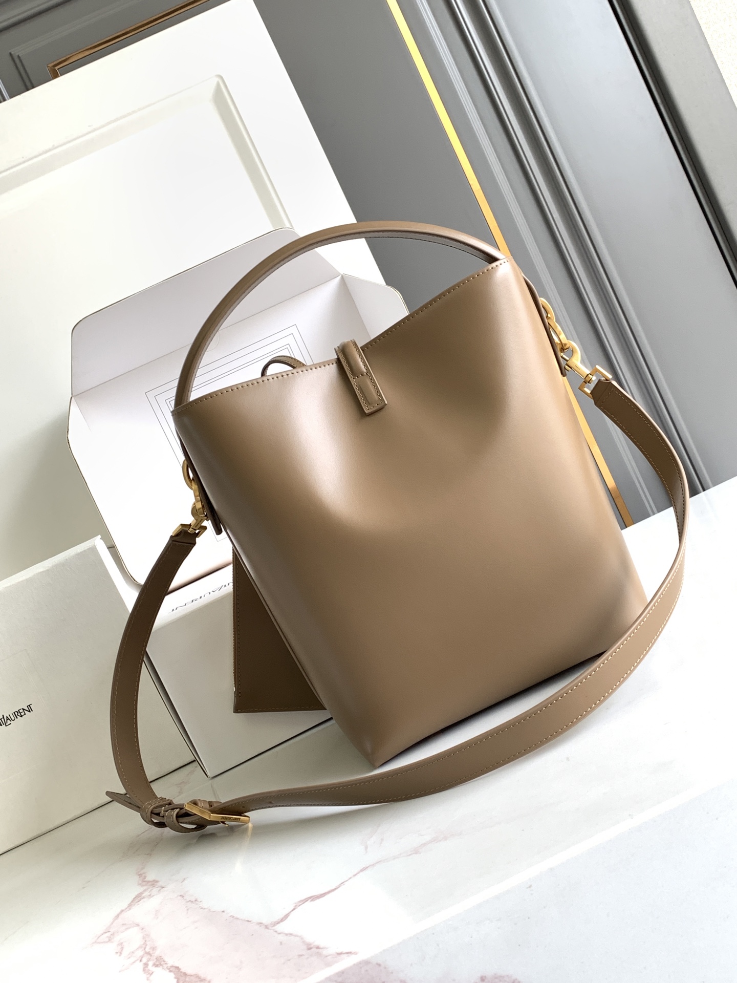 YSL 생로랑 버킷백 토트백 가방