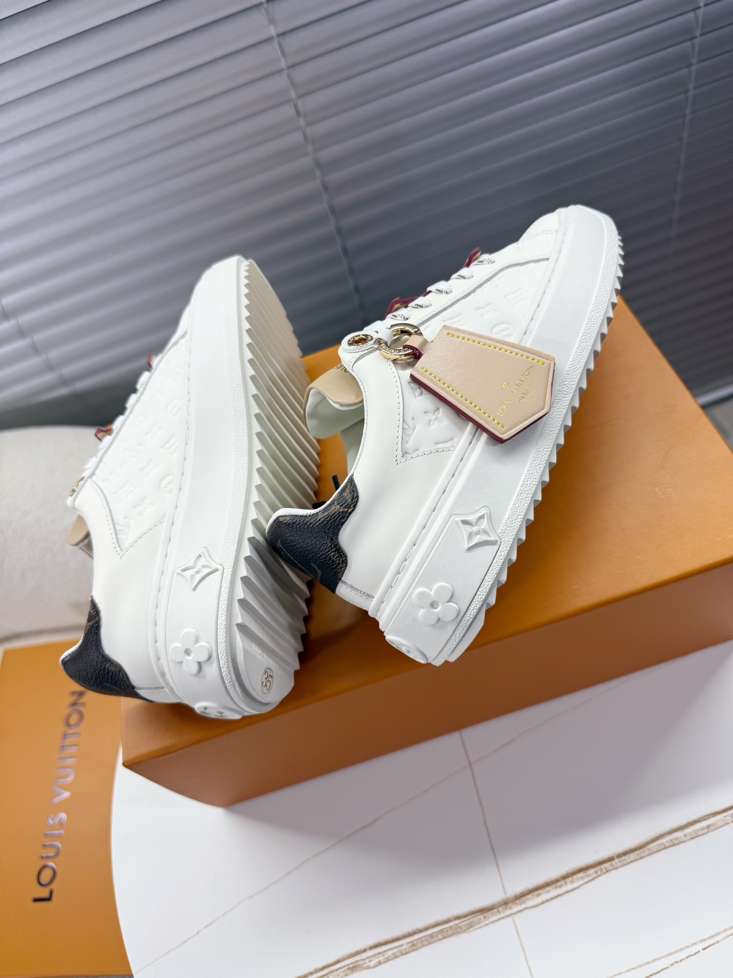 LV 루이비통 여성 스니커즈 신발