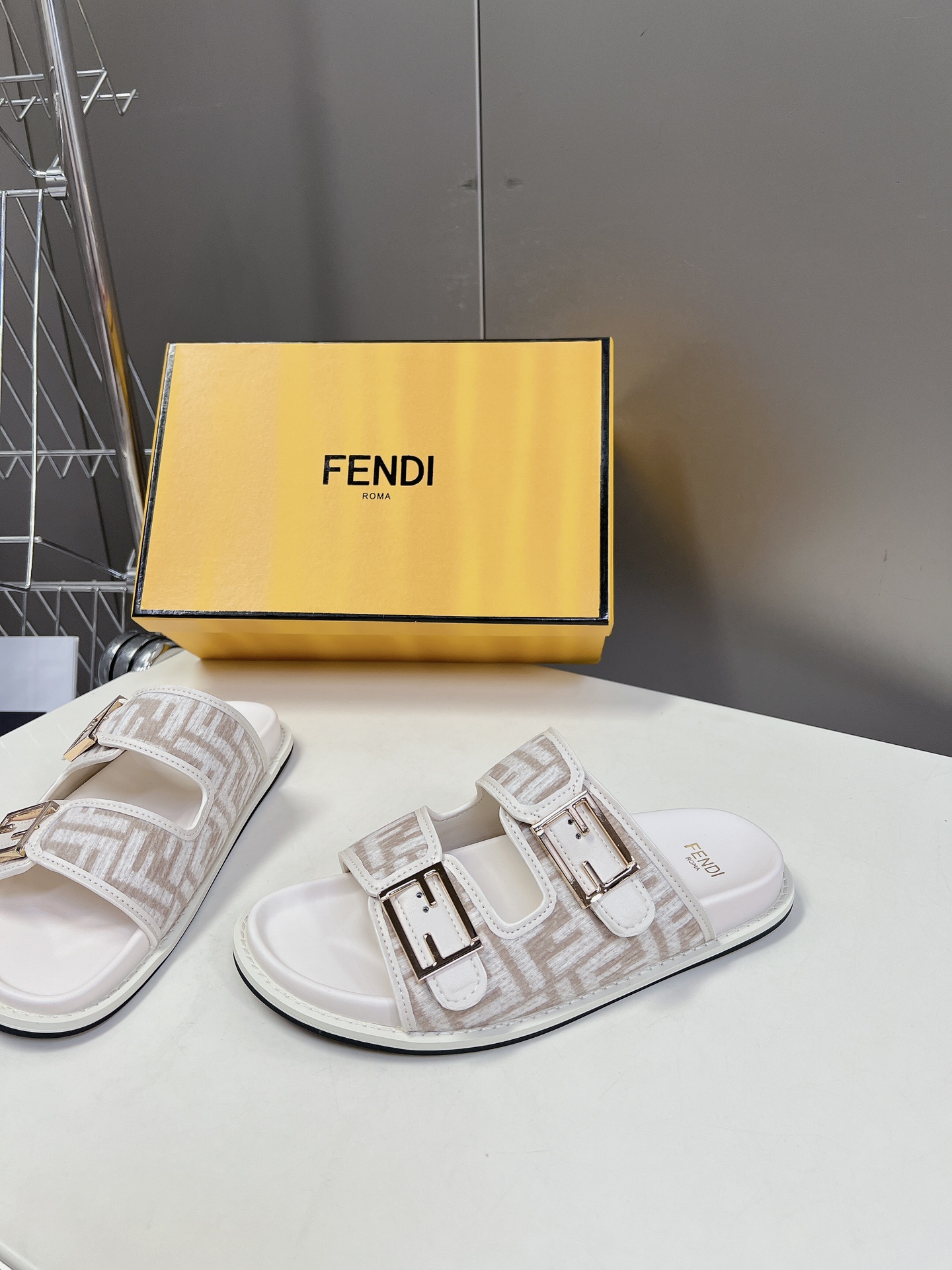 FENDI 펜디 샌들 슬리퍼 신발