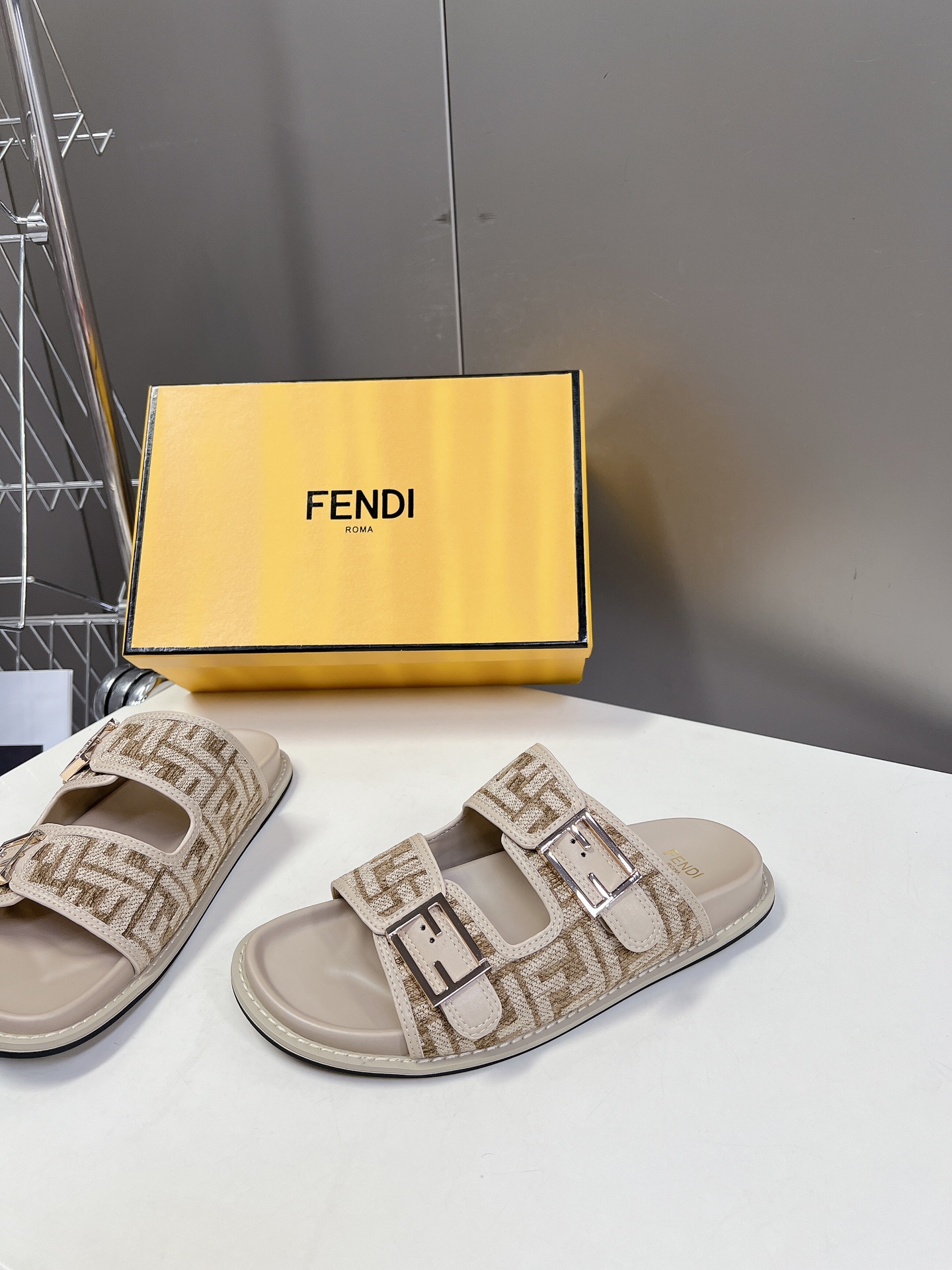 FENDI 펜디 샌들 슬리퍼 신발