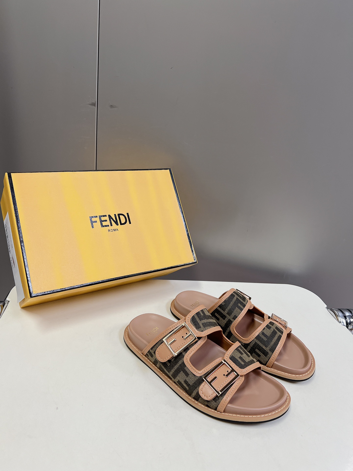 FENDI 펜디 샌들 슬리퍼 신발