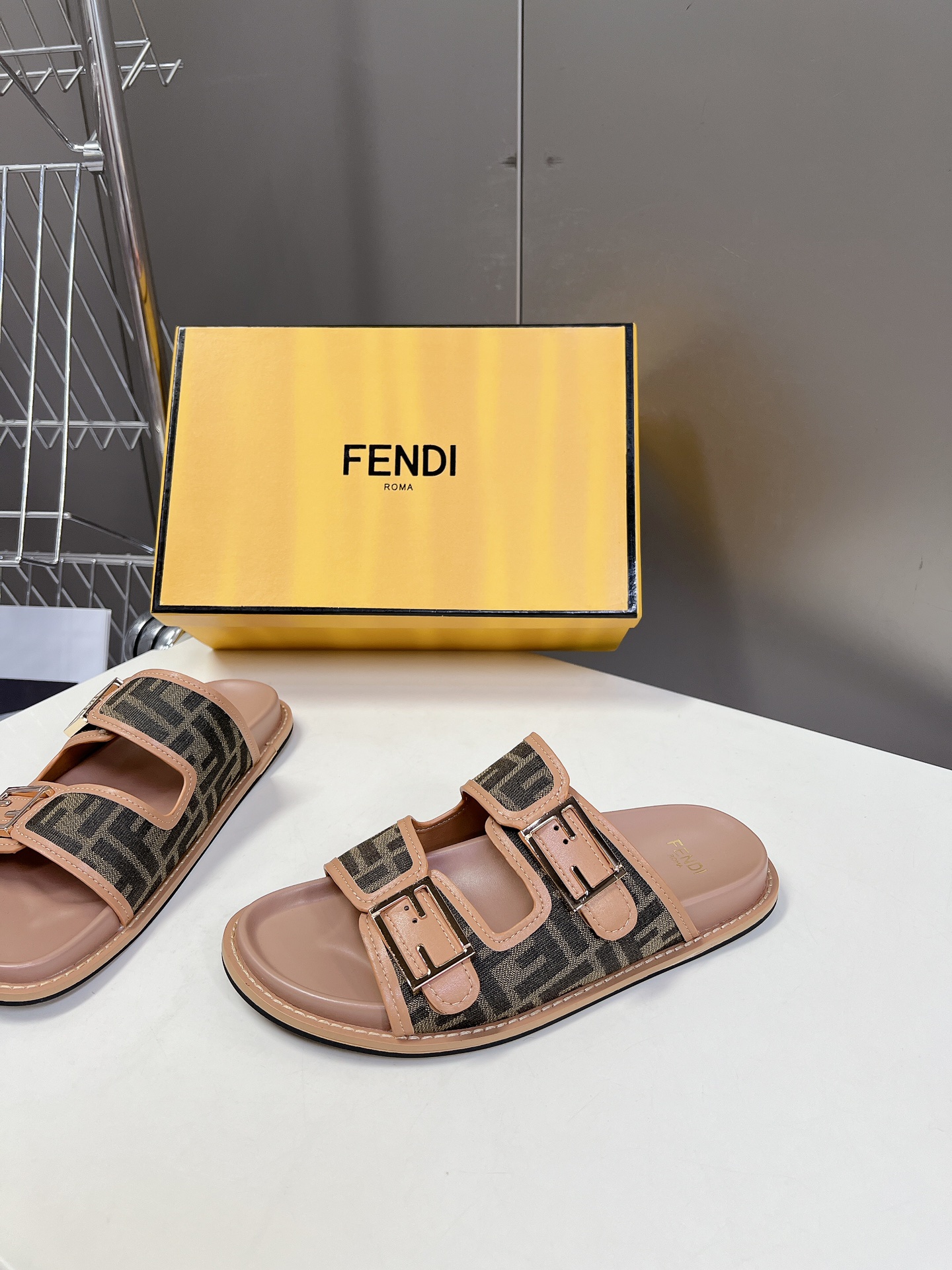 FENDI 펜디 샌들 슬리퍼 신발