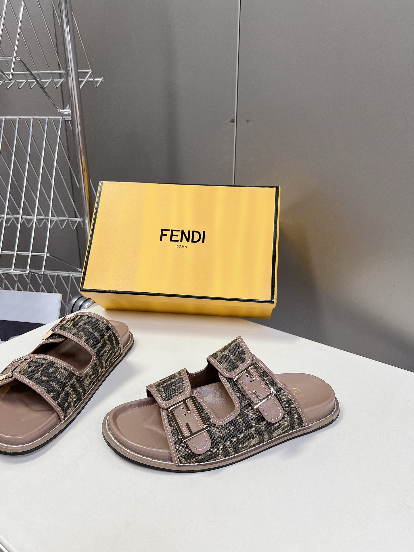 FENDI 펜디 샌들 슬리퍼 신발