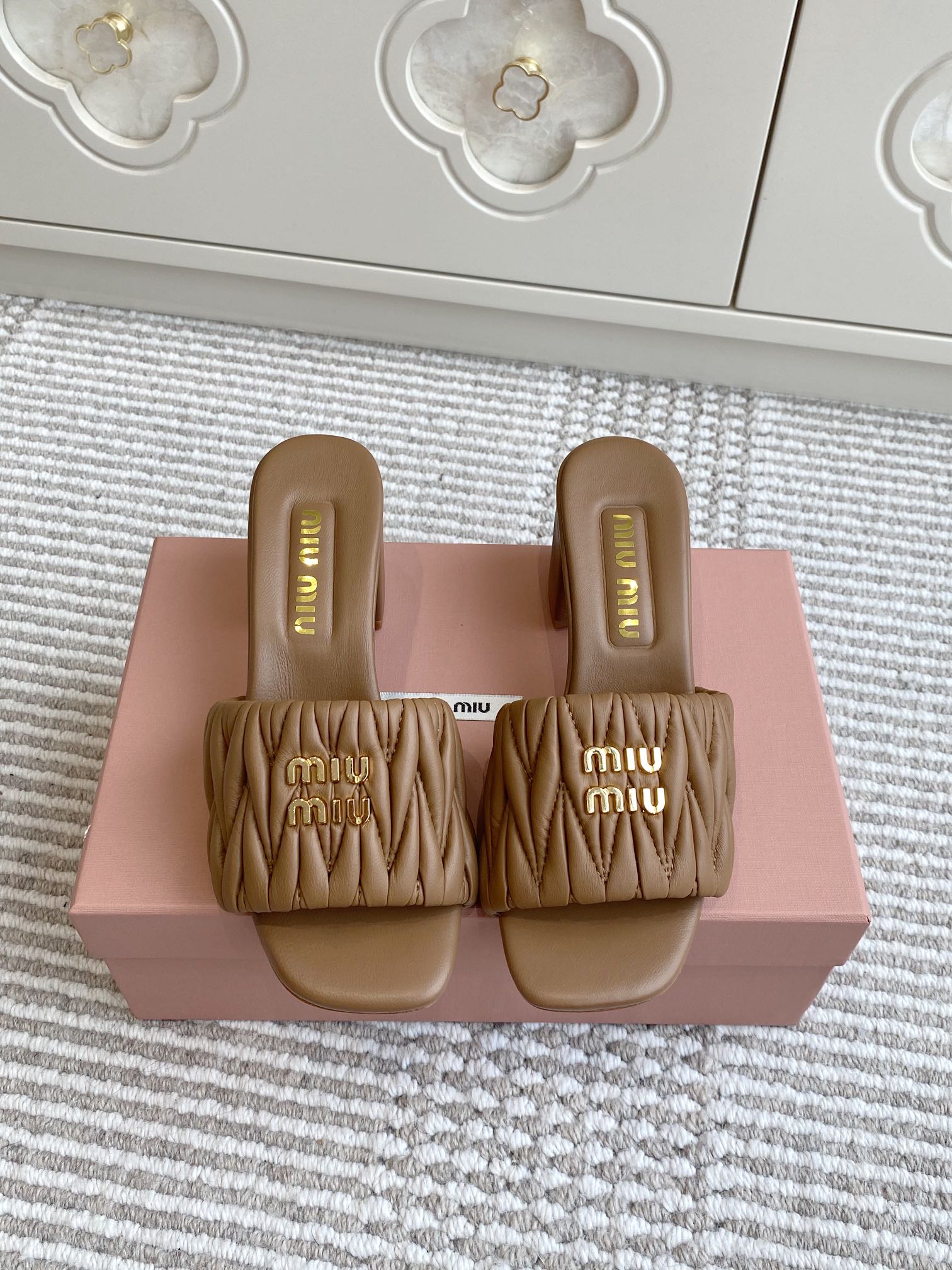 MiuMiu 미우미우 통굽 샌들 슬리퍼 신발